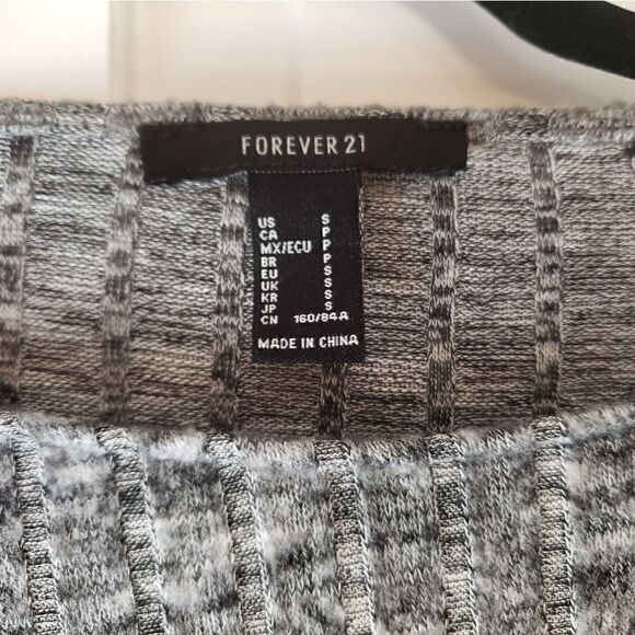 Forever 21 gray cropped sweater - Picture 5 of 5
